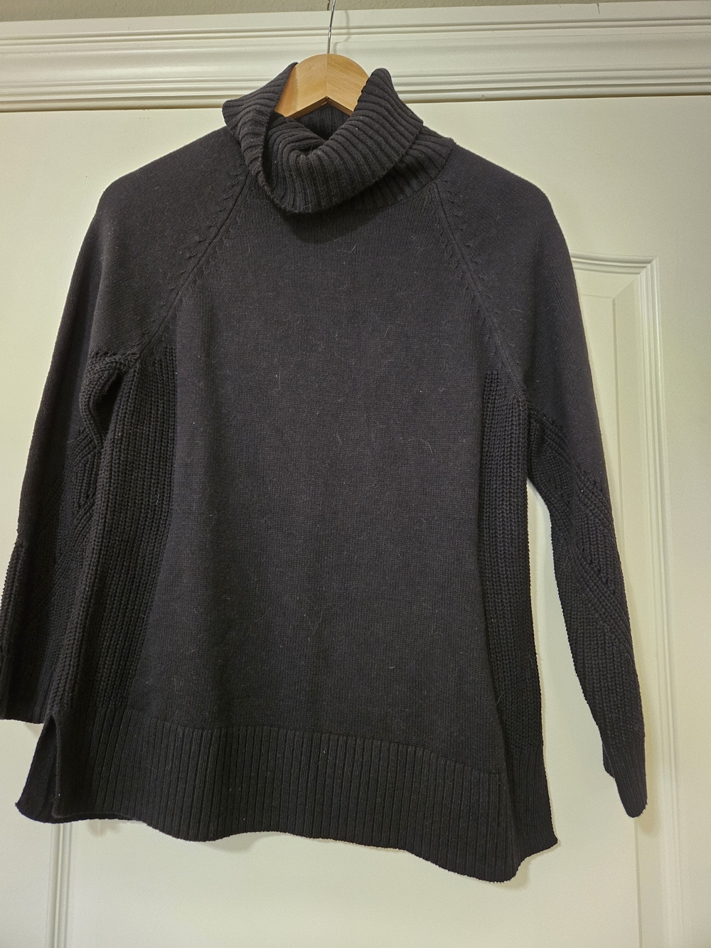 Isaac Mizrahi Black Ribbed Turtleneck Sweater Cozy Layering
